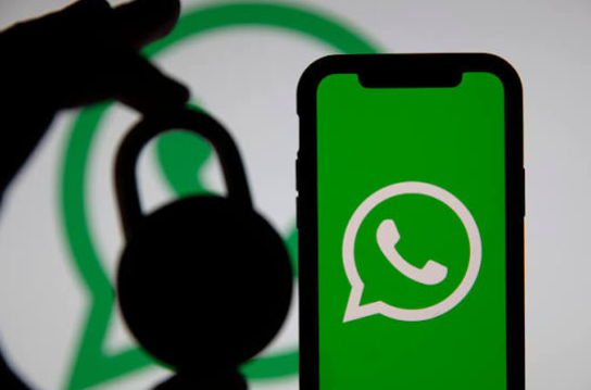 What Do User Testimonials Reveal About Privacy in Chat Networks?