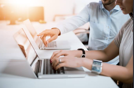 Custom Web Apps vs Off-the-Shelf SaaS: Which Fits Your Business